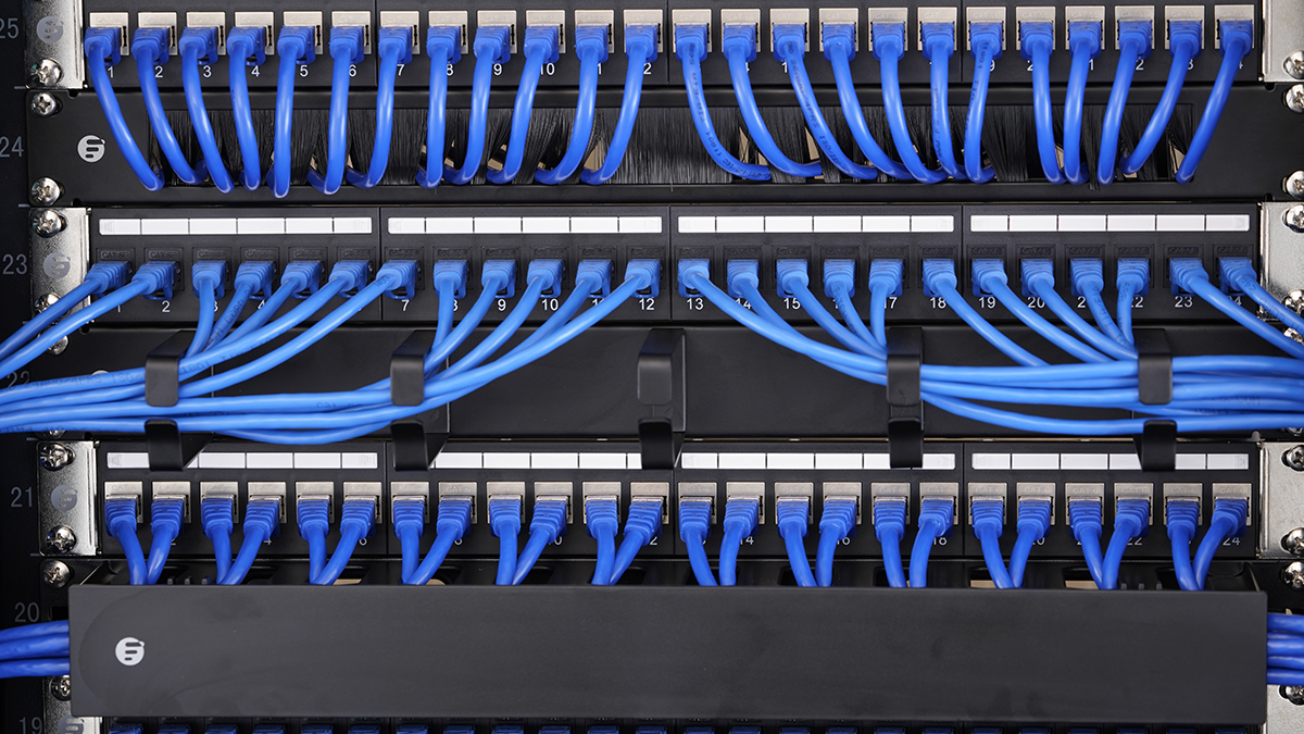horizontal cable manager