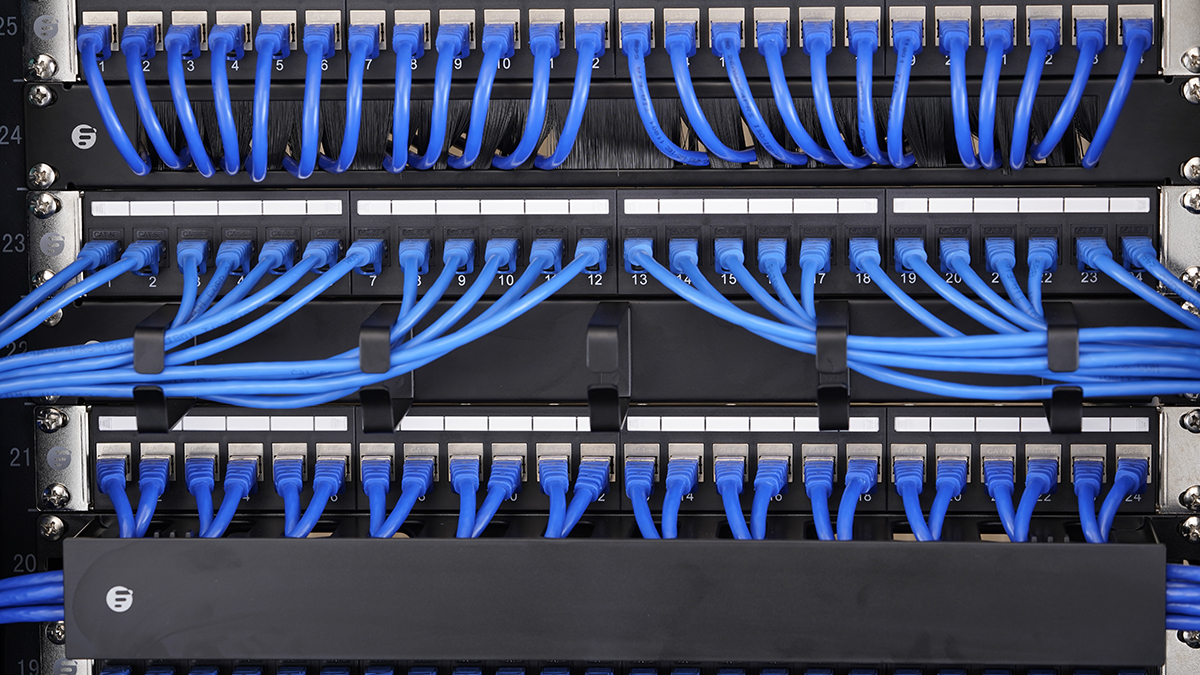 Select the Right Horizontal Cable Manager for Rack Cabling Management