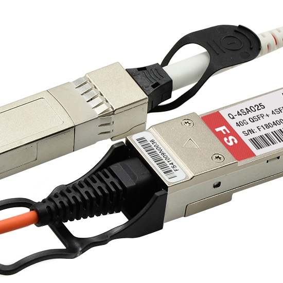 30m (98ft) Câble Breakout Actif QSFP+ 40G vers 4x SFP+ 10G pour Switchs de FS
