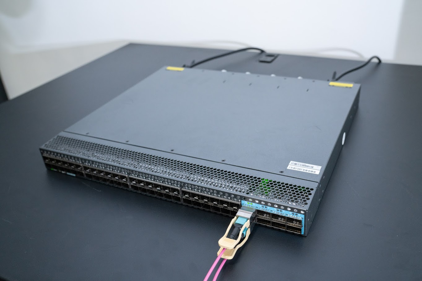 Chine Commutateur Ethernet fibre géré L2/L3 à 48 ports avec 6 emplacements  SFP+ 10G, Usine et fournisseurs JHA-SW6048MGH