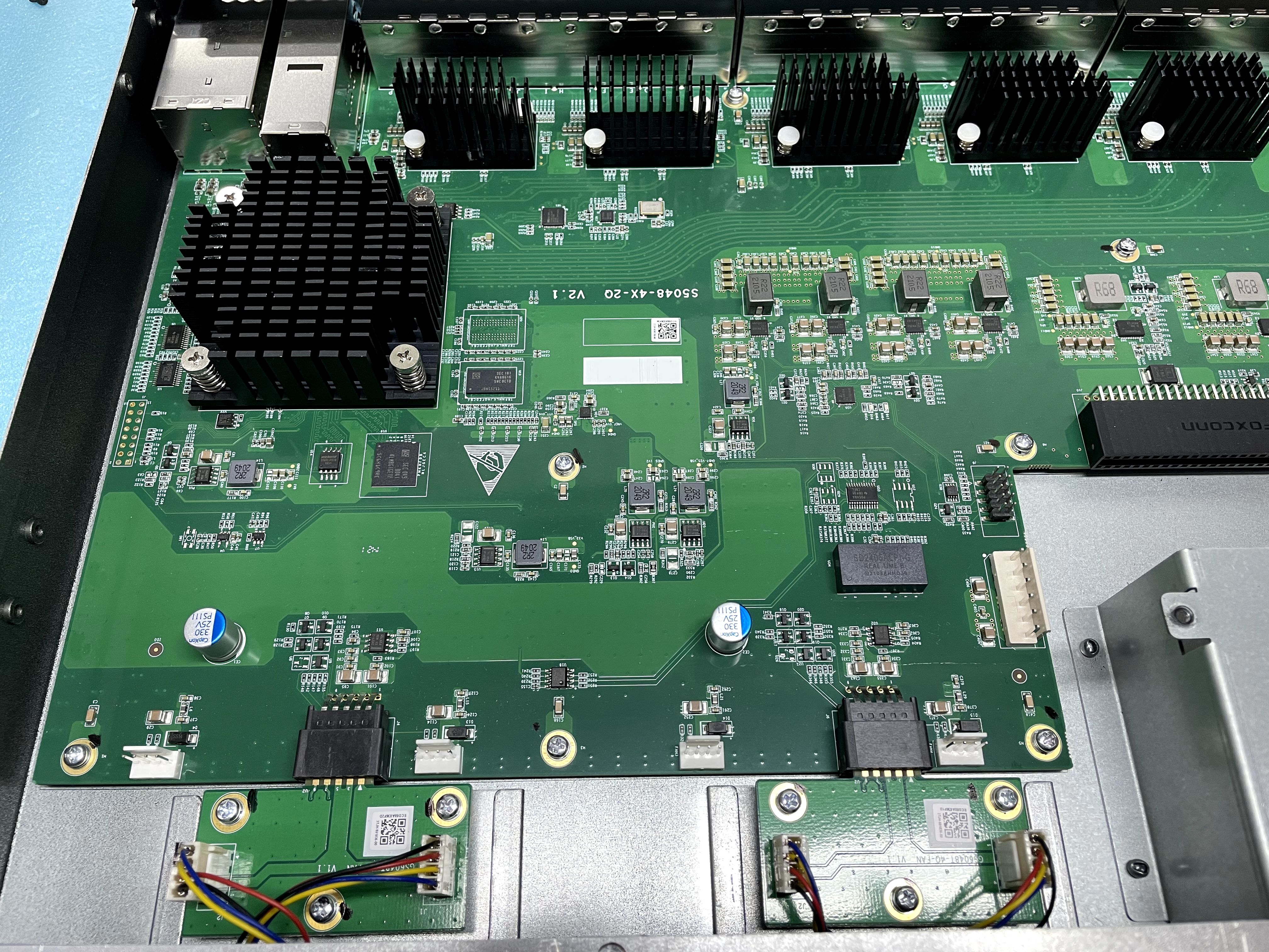 S5800-48MBQ, 48-Port Ethernet L3 Switch, 48 x 100M/1000M/2.5GBASE-T/Multi- Gigabit, with 4 x 25Gb SFP28 and 2 x 40Gb QSFP+, Support MPLS&MLAG -   United Kingdom